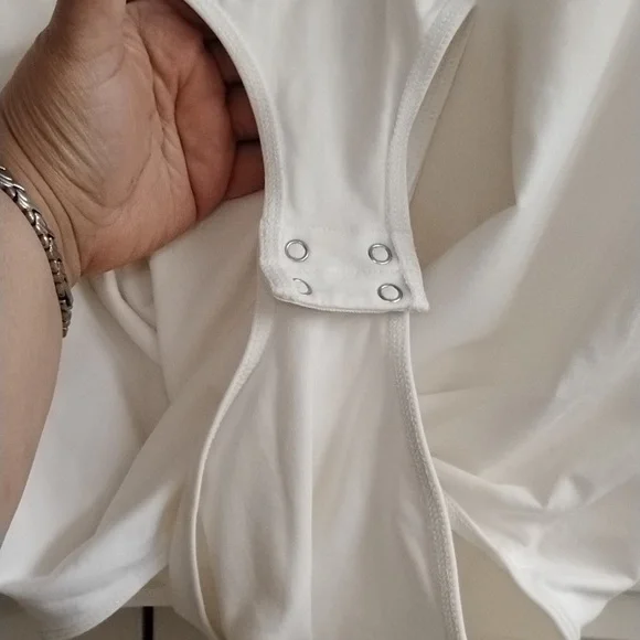 NWT Old Navy Classic Ivory Bodysuit - Picture 3 of 8
